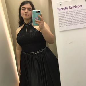 Meet your Posher, Lina